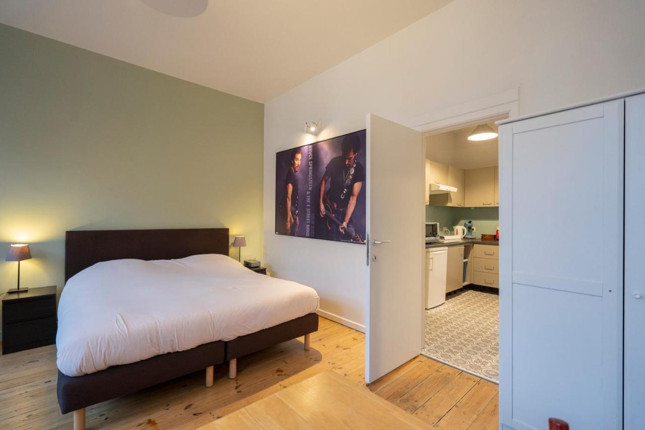 Because The Night City Lodge Antwerpen Exterior foto