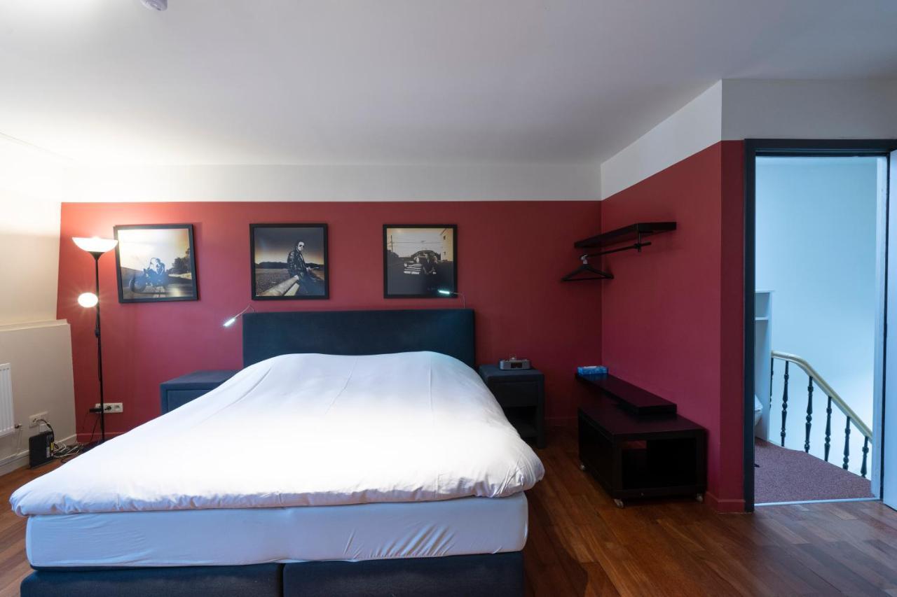 Because The Night City Lodge Antwerpen Exterior foto