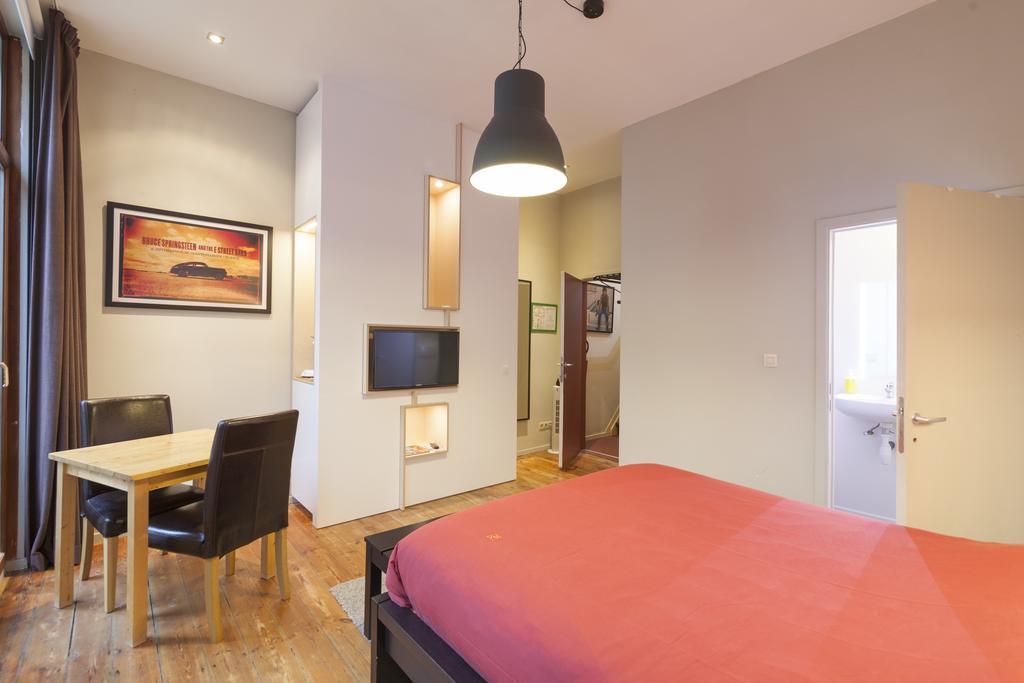 Because The Night City Lodge Antwerpen Zimmer foto